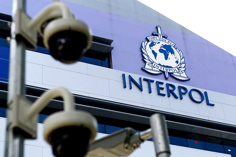 Learning Management System pro Interpol. Včetně mobilní verze